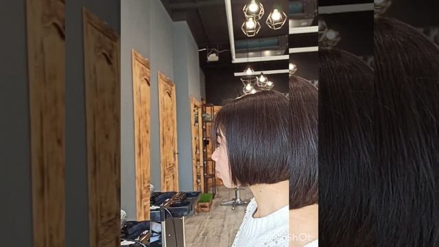 Женская стрижка Боб с челкой-шторкой Women's haircut bob with curtain bangs #стрижка #haircut #bob