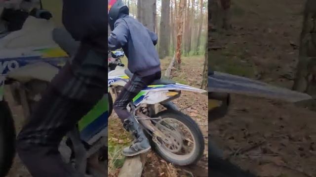 Как правильно переезжать брёвна на примере Kayo K1 250 MX