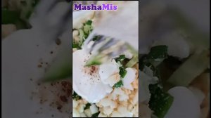 Очень простой и быстрый салат с огурцами