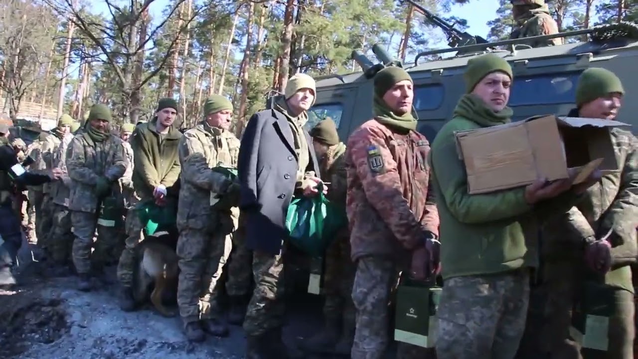 Хохлы взяли в плен. Военнопленные в Украине 2022. Пленные украинские боевики ВСУ.