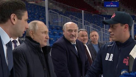 Владимир Путин и Александр Лукашенко посетили спортивно-концертный комплекс "СКА Арена"