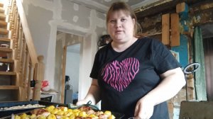 Простая жизнь// Готовим на обед запеченную курицу с мелким  картофелем