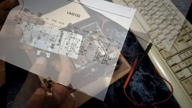 Старая автомобильная магнитола.  Отремонтировал.