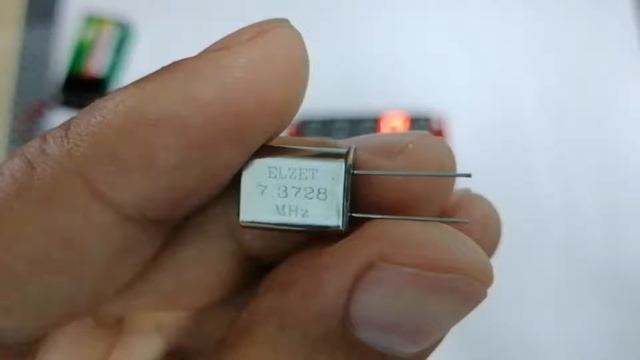 Частотомер из Китая на PIC16F628A | Проверка работы в качестве тестера кварцев и частотомера