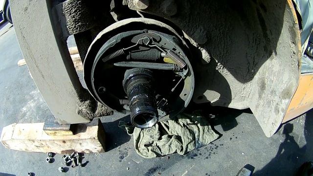 Ремонт тормозного механизма,  замена колодок, KOMATSU вилочный погрузчик.