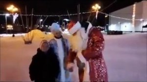 Дед Мороз в Магадане возвращает утерянный нами 30 лет назад государственный флаг СССР