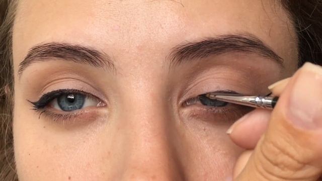 Как нарисовать стрелки. Подводка MAYBELLINE EyeStudio Lasting Drama Gel Liner смотреть онлайн