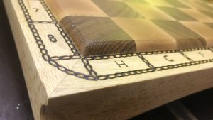 Столярная струбцина. Своими руками. (Делаю торцевую разделочную доску в виде шахматной доски)