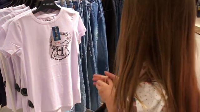 VLOG Shopping day, Шопинг подарки для подружки /I'm buying birthday present смотреть онлайн