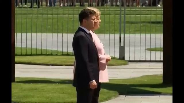 Меркель трясет