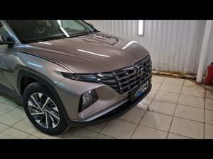 Hyundai Tucson - забронировали полиуретановой плёнкой капот, фары, часть крыши, под ручками