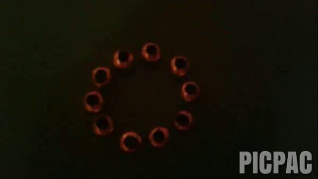 Узор из золотых бусин смотреть онлайн