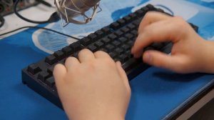 ⌨️ Red Square Keyrox Classic TKL v3 - Gateron yellow typing sounds