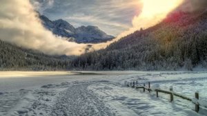 Муж бросил жену и уехал на отдых с любовницей, но через 7 лет судьба преподнесла сюрприз