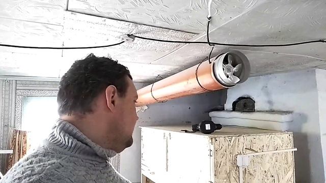 Простой БРУДЕР для цыплят СВОИМИ РУКАМИ в 3 этажа. Изготовление, освещение в самодельном брудере.