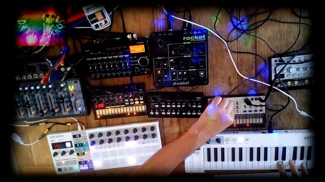 DR K- Battery Power: 2 x Volcas, Rocket, Beatstep, Keystep...Jamming смотреть онлайн