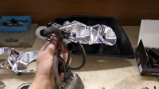 Тюнинг фар на Jeep Grand Cherokee WJ установка светодиодных Bi Led линз и ДХО