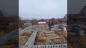 Заливка бетоном фундамента, с несъёмной опалубкой