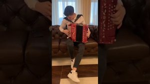 Влад Шумкин, Гармонь Драйв Москва. Тестирует мою гармонь. Фойе ДК Нефтяник Тюмень