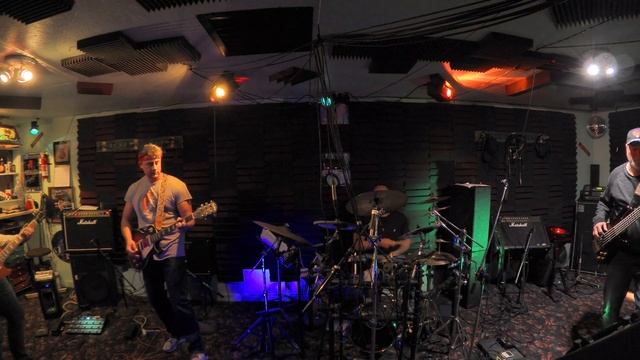 Q2n 4k Breakdown Cover смотреть онлайн