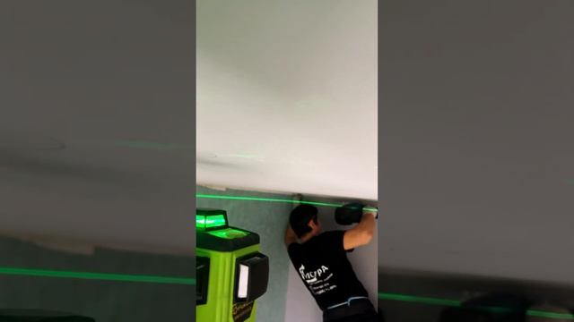 Натяжной потолок СпБ Искра #монтажнатяжногопотолка #теневойпрофиль #ленточноеосвещение смотреть онлайн