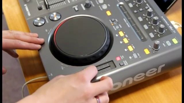 Pioneer DDJ T1 - обзор от "Пиратского радио" - DJ Фрик & DJ Рик смотреть онлайн