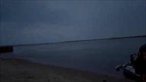 Как завести подвесной лодочный мотор без чеки безопасности! Ночное форсирование реки.