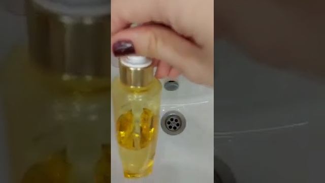 Эксперимент с гидрофильным маслом и мицеллярной водой. А вы чем очищаете свою кожу?