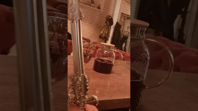 Ресторан Сунжа в Москве. большая часть посетителей вайнах.. смотреть онлайн