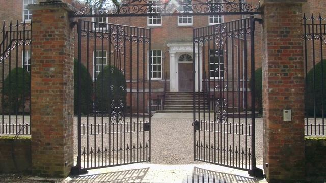 Сварные заборы с элементами ковки в Украине. Кованые заборы, металлические заборы..mp4 смотреть онлайн