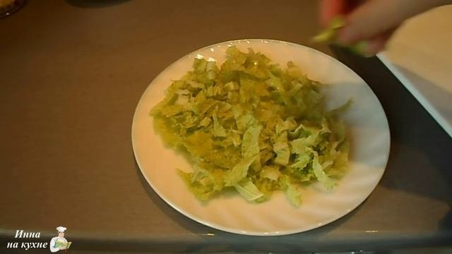 Салат из пекинской капусты зернистым творогом огурцом и помидором без майонеза рецепт