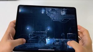 INMOST  | 1TB iPad Pro 2020 4th gen 12.9-inch - iOS handheld gameplay