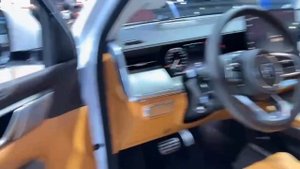 Танк 300 400 500 на авто-выставке Китая