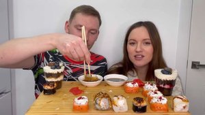 МУКБАНГ РОЛЛЫ ЗАПЕЧЁННЫЕ с курицей ФИЛАДЕЛЬФИЯ Цезарь Трайфлы Tiki Tex ответы на вопросы