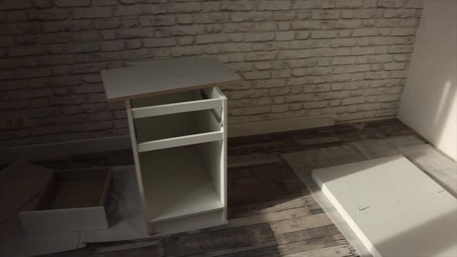 Купили комплект мебели IKEA. Собираю письменный стол в детскую. смотреть онлайн