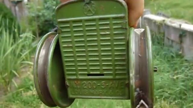 Vintage Marx NY 200 5th. Ave. Pressed Steel Key Wind Tractor смотреть онлайн