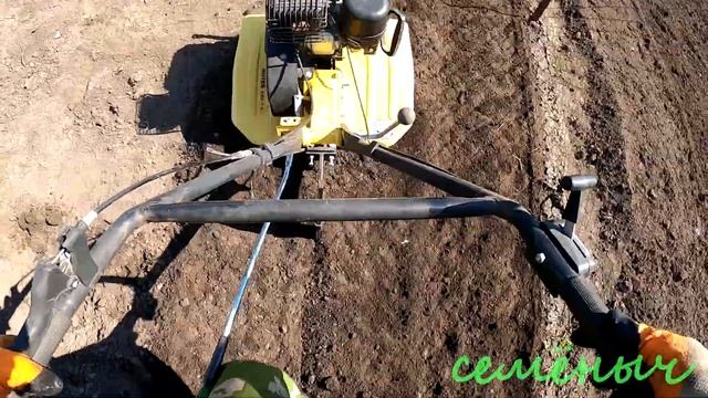 Как Быстро и Легко вспахать землю. Мотокультиватор HUTER. смотреть онлайн