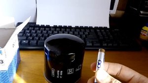 Как выбрать ОРИГИНАЛЬНЫЙ  масляный фильтр MAHLE с помощью УФ брелка.   Original oil filter MAHLE.