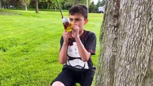 Хайди и Зидан хотят вернуть их футбольный мяч обратно | веселые истории для детей