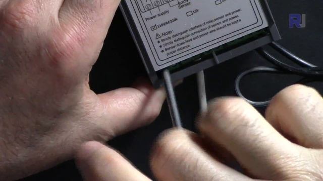 STC-3028 Thermostat with Heat and Humidity Fully Explained and demonstrated