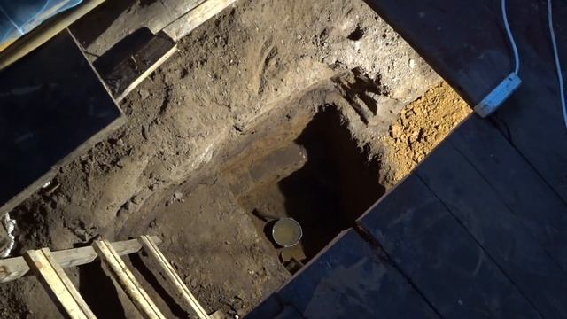Абиссинка: создаю себе проблемы и героически их решаю рою кессон и углубляю насос!
