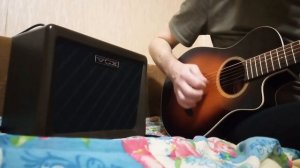 Учусь играть перебор медиатором на акустической гитаре.