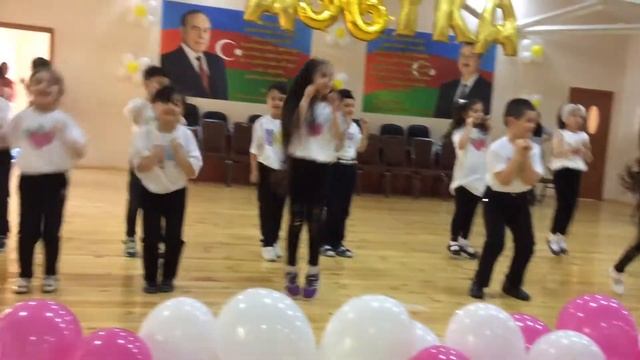 Коллективный танец.1с класс. Праздник Букваря смотреть онлайн