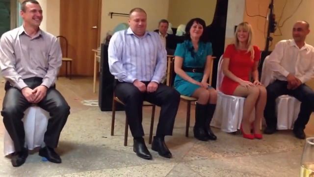 свадебный танец на стульях смотреть онлайн