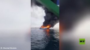 عشرات الركاب قفزوا إلى المياه وسبعة قتلى بحريق عبارة في الفيليبين