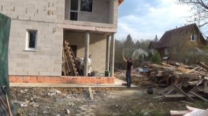Дом из газобетонных блоков в 2 этажа на ж/б плите с ребрами. Москва. "Строй и Живи"