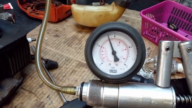 Бензокоса HUSQVARNA 128R. Замена поршня, сборка и проверка))) смотреть онлайн