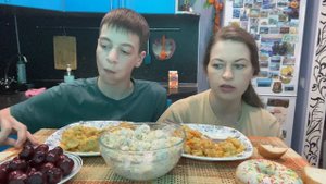 МУКБАНГ РЫБА с ОВОЩАМИ/САЛАТ С АНАНАСОМ/ЧЕРЕШНЯ/ПОНЧИК