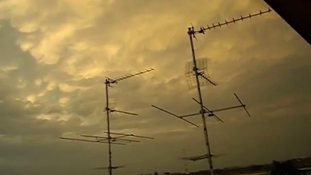 Двояковыпуклые облака смотреть онлайн