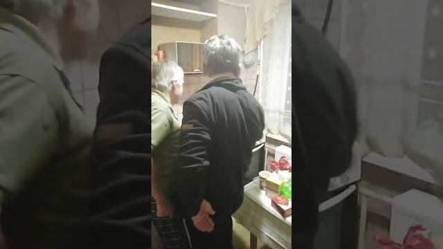 Забили холодильник патронами/ Первый ужин в Витебске / Оценка пельменей капперами из Калуги